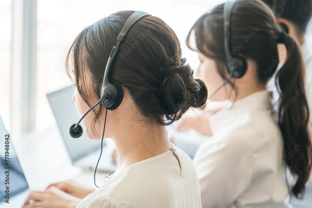 カスタマーサポート　スタッフの時間が奪われる